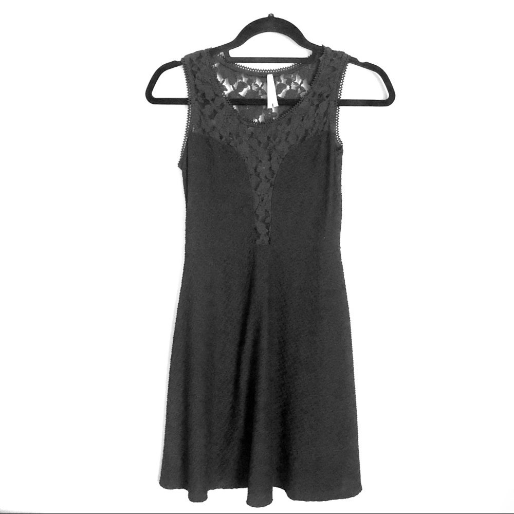 Event | Black Lace Dress